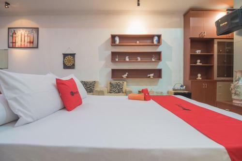 Hotel Reddoorz Near Margahayu Raya