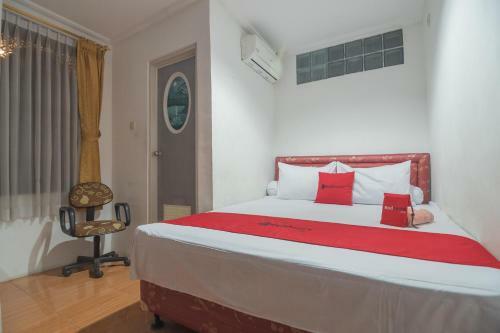 Hotel Reddoorz Near Margahayu Raya