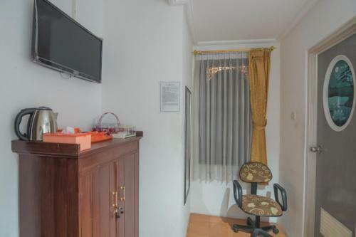 Hotel Reddoorz Near Margahayu Raya