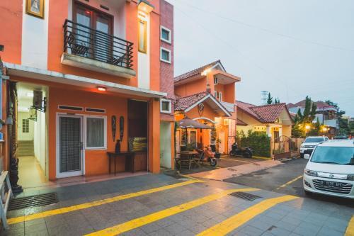 Hotel Reddoorz Near Margahayu Raya