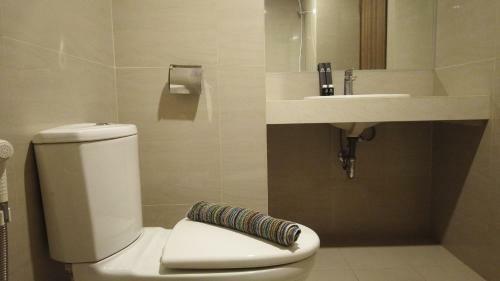 Classic Studio Room Galeri Ciumbuleuit 3 Apartment By Travelio