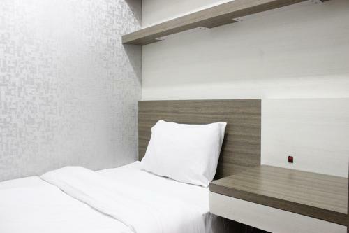 Scenic & Comfy 2br Tamasari Panoramic Apartment By Travelio