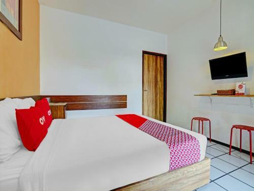 Hotel Oyo 90293 Guest House Cigadung 9a