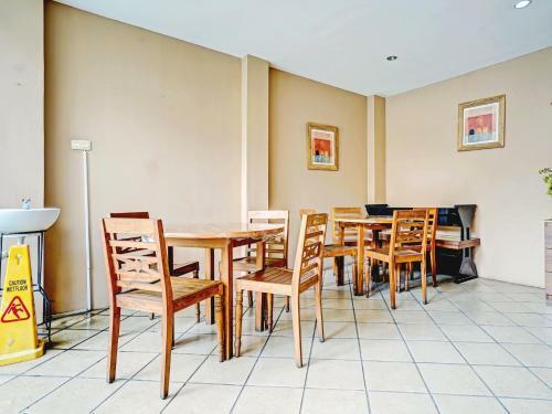 Hotel Oyo 90293 Guest House Cigadung 9a