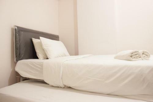 Simply And Homey Minimalist 2br Gateway Pasteur Apartment By Travelio