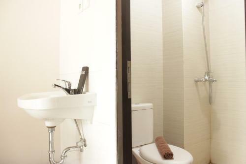 Simply And Homey Minimalist 2br Gateway Pasteur Apartment By Travelio