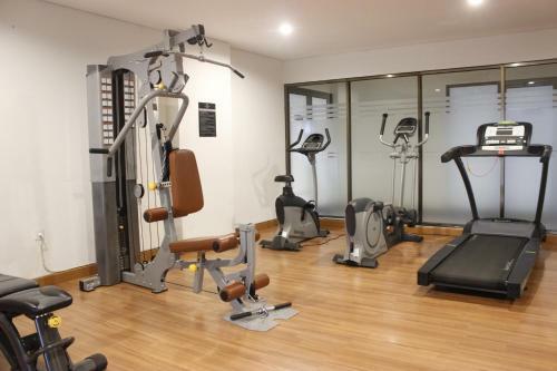 Modern Elegant 2br Apartment Tamansari Tera Residence By Travelio