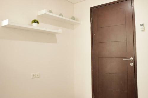 Comfy 1br Gateway Pasteur Apartment Near Exit Toll By Travelio