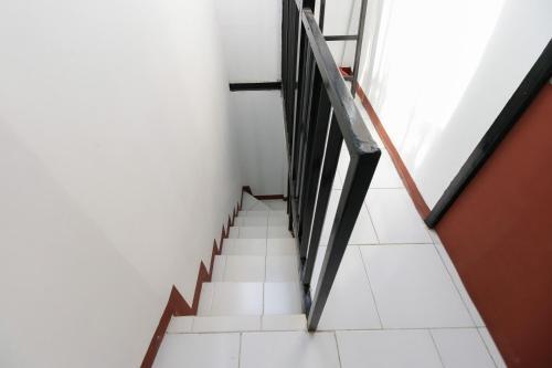 Hostal Reddoorz Near Riau Junction Mall 2