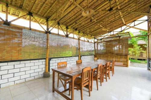 Hotel Spot On 2431 Azizah Homestay