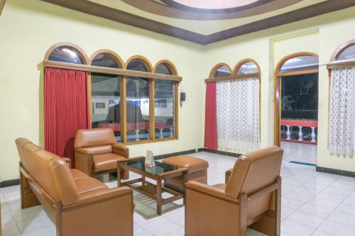 Oyo 3712 Hotel Palem Sari