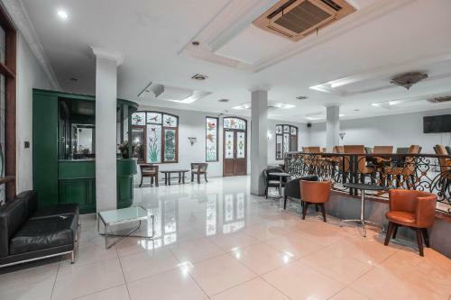 Oyo 686 Bunga Karang Hotel