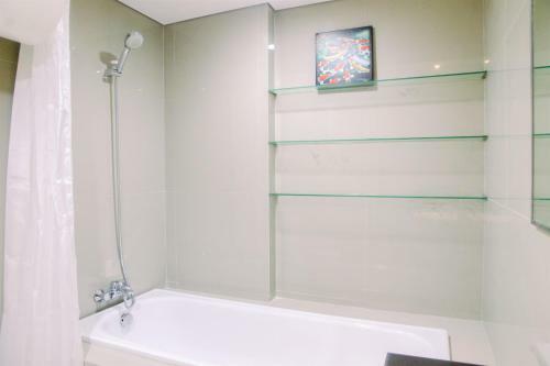 Spacious Studio Apartment @ Azalea Suites By Travelio