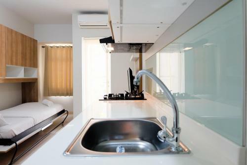 Comfy And Relaxing Studio At The Springlake Apartment By Travelio