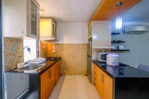Nice And Comfort 2br Metropark Condominium Apartment By Travelio
