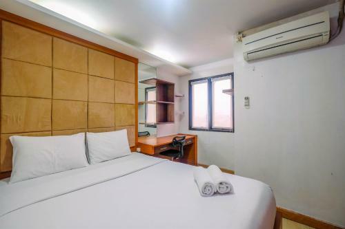Nice And Comfort 2br Metropark Condominium Apartment By Travelio