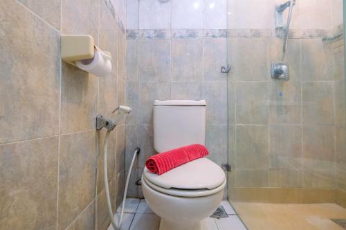 Nice And Comfort 2br Metropark Condominium Apartment By Travelio