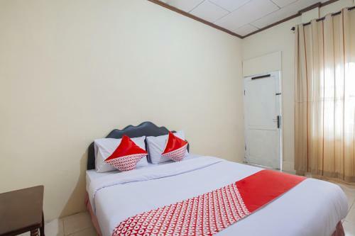 Hotel Oyo 2799 Berastagi Backpacker Rooms