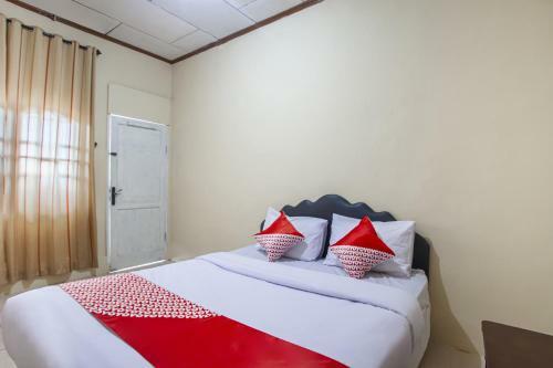 Hotel Oyo 2799 Berastagi Backpacker Rooms