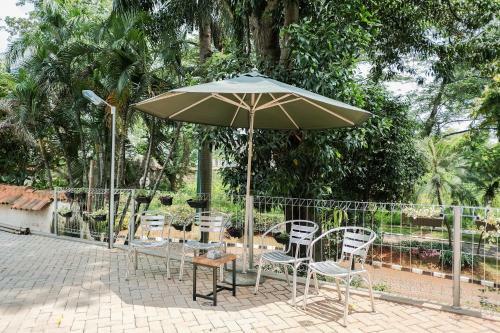 Hotel Reddoorz Near Trans Studio Mall Cibubur 3