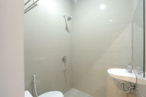 Hostal Reddoorz Plus Near Solo Paragon Mall