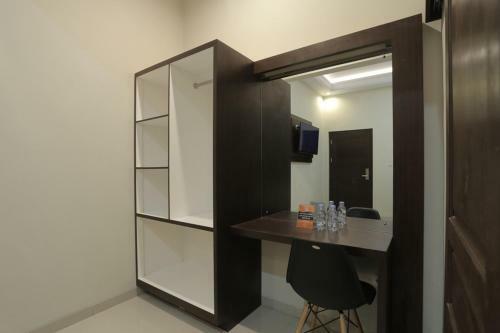 Hostal Reddoorz Plus Near Solo Paragon Mall