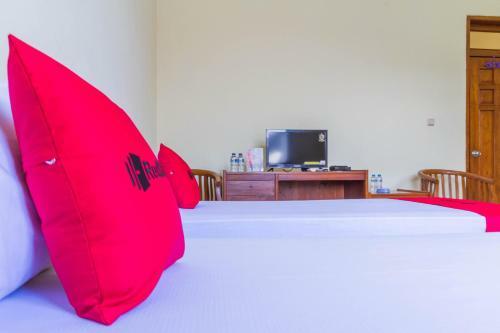 Hostal Reddoorz Near Grage City Mall 2