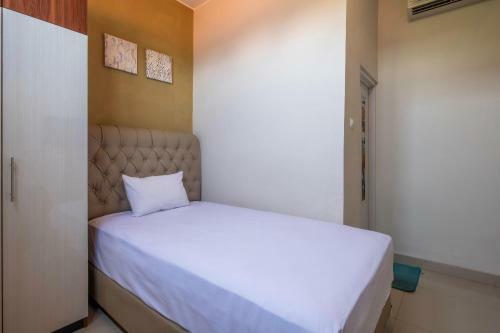Hotel Oyo Life 1877 Side Corner