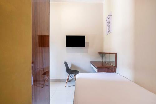 Hotel Oyo Life 1877 Side Corner