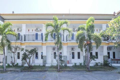 Hotel Oyo 1486 Tantular Residence
