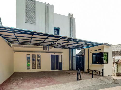Hotel Oyo 3878 Graha Hsc Syariah