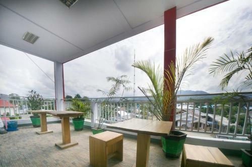 Hotel Reddoorz Plus Syariah @ Pentadio Gorontalo