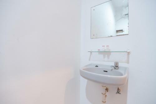 Hotel Oyo 150 Harmoni Residence
