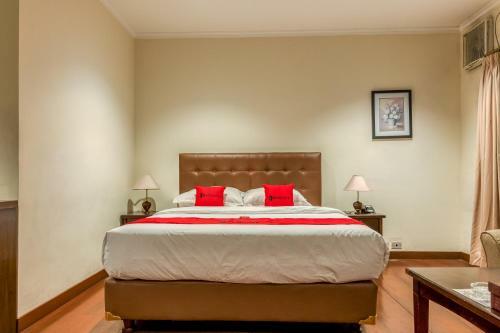 Hostal Reddoorz Plus Near Dharmawangsa Square