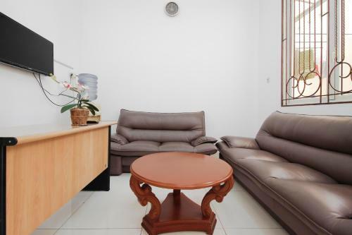 Hostal Reddoorz @ Permata Sari Karawaci