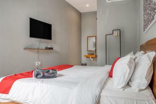 Hostal Reddoorz Premium @ Cilandak Timur 2