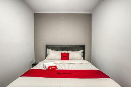 Hotel Reddoorz Plus @ Cideng Timur