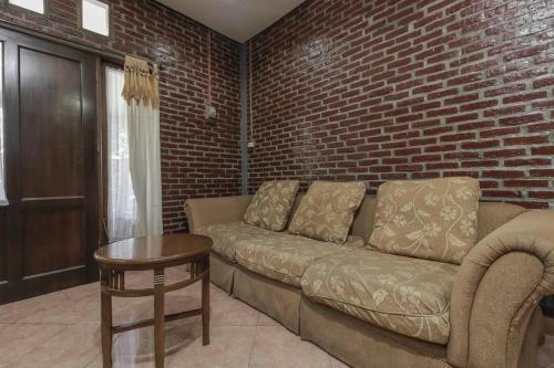Hostal Reddoorz Plus @ Ampera Raya