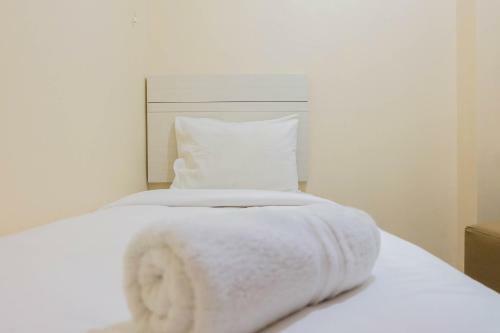 Modern And Comfy 2br Green Pramuka Apartment By Travelio