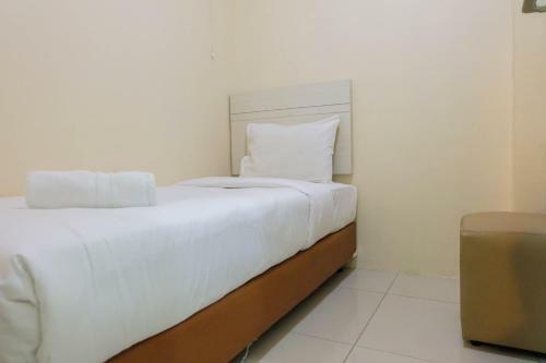 Modern And Comfy 2br Green Pramuka Apartment By Travelio