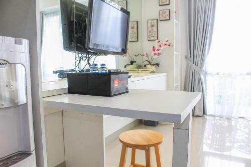 Fabulous Studio Ambassade Apartment By Travelio