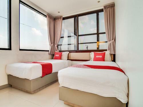 Oyo 3735 Liv Hotel