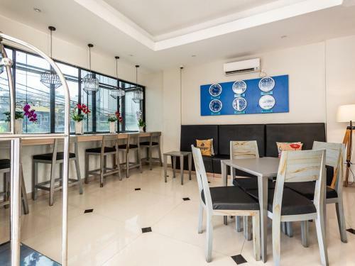 Oyo 3735 Liv Hotel