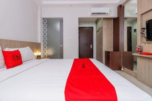 Hostal Reddoorz Plus @ Tb Simatupang
