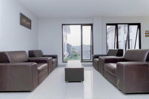 Hostal Reddoorz Plus @ Tb Simatupang