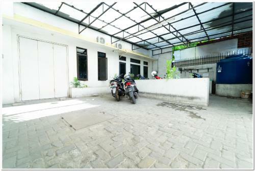 Hostal Koolkost Syariah Near Stie Trianandra