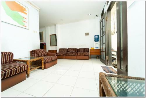 Hostal Koolkost Syariah Near Stie Trianandra