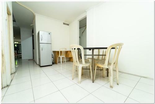 Hostal Koolkost Syariah Near Stie Trianandra