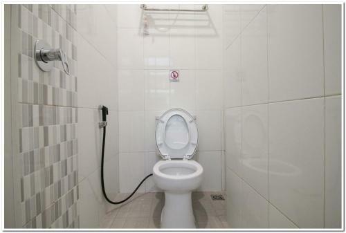 Hostal Reddoorz @ Ruko Itc Roxy Mas