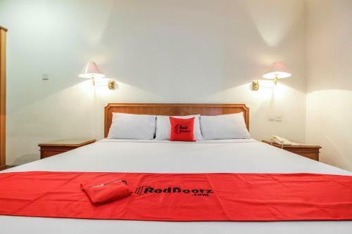 Hostal Reddoorz Plus Near Gbk Senayan